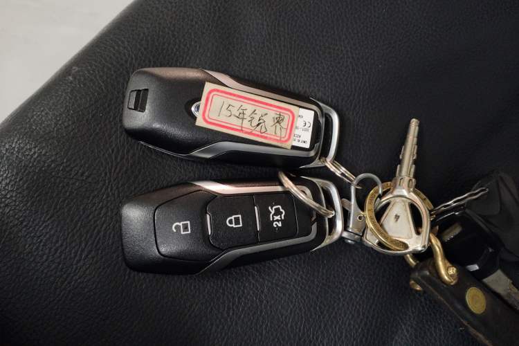 Used Ford Edge 2015 2.0T GTDi Two-Wheel-Drive Elite Edition
