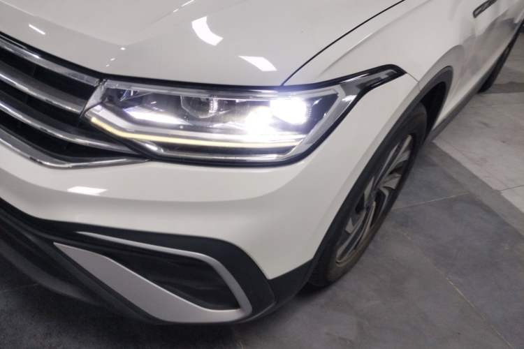 Used Volkswagen Tiguan L 2023 330TSI Automatic Two-Wheel Drive Smart Edition
