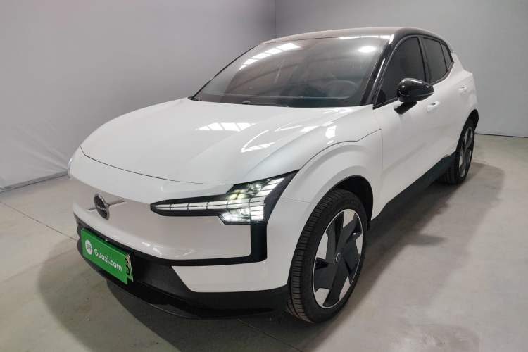 Used Volvo EX30 2025 Rear-Drive Long-Range Plus Model