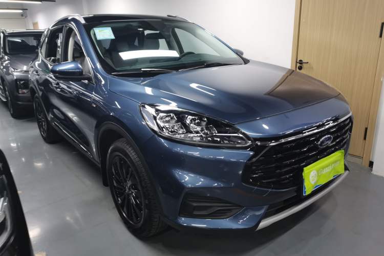 Used Ford Escape 2024 EcoBoost 245 Two-Wheel-Drive Titanium Edition