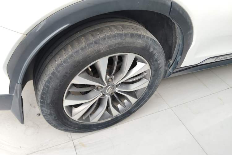 Used GAC Trumpchi GS8 2017 320T Two-Wheel Drive Luxury Smart Connectivity Version (7 Seats)
