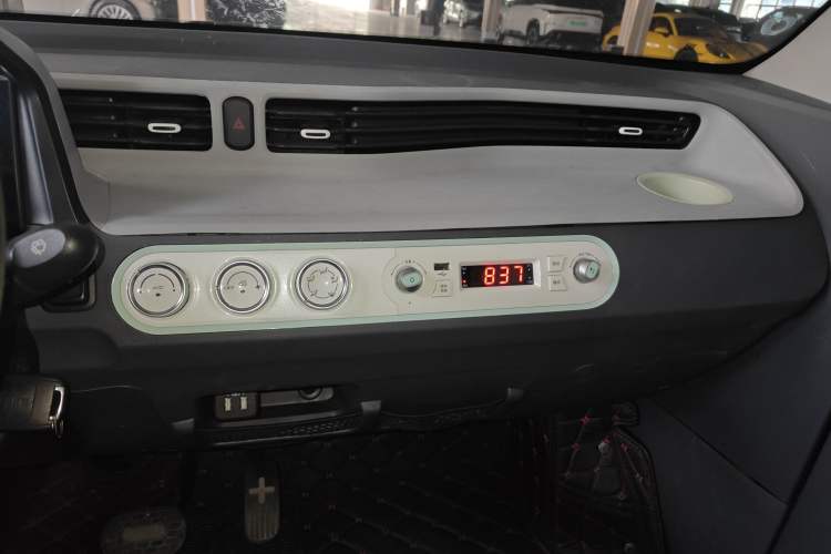 Used Wuling Hongguang MINIEV 2021 Macaron Premium Model – Lithium Iron Phosphate