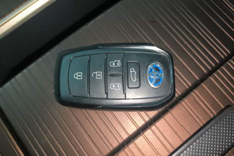 Used Toyota Sienna 2021 2.5L Hybrid Luxury Edition
