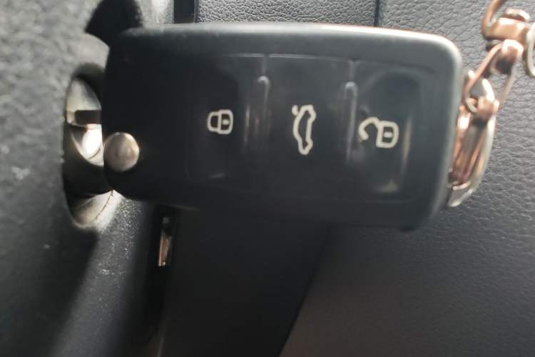 Used Volkswagen Sagitar 2015 230TSI Automatic Comfort Version