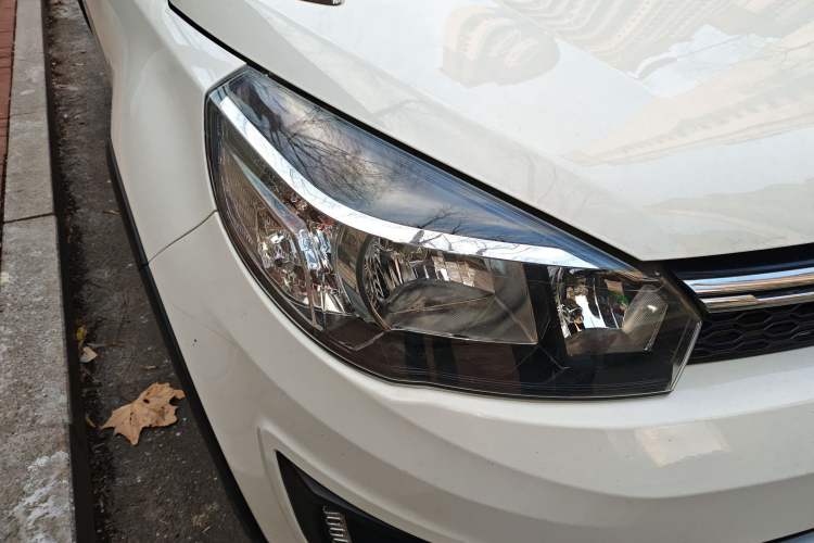 Used Great Wall M4 2014 1.5L manual Comfort trim level
