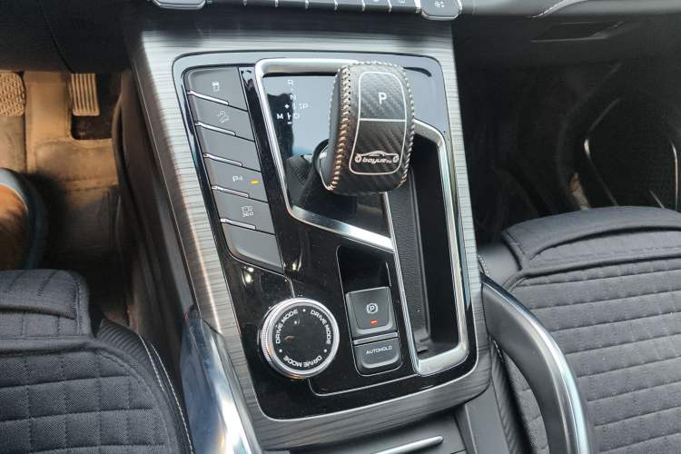 Used Geely Auto Emgrand X7 Sport 2020 1.8TD DCT ZhiZun PRO
