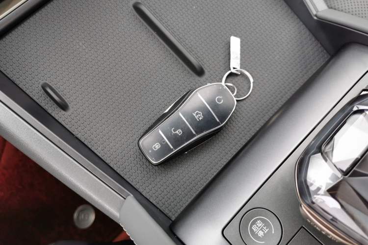 Used BYD Qin L 2025 DM-i Smart Drive 80KM Leading Model
