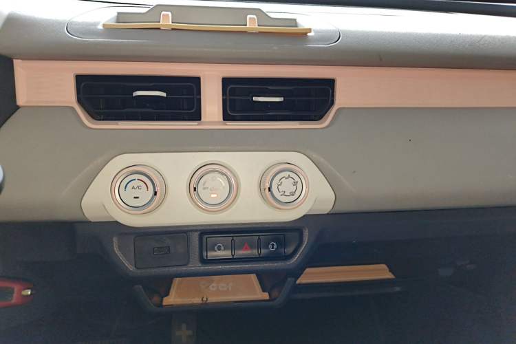 Used Chery QQ Ice Cream 2022 120km Conical Shape Lithium Iron Phosphate