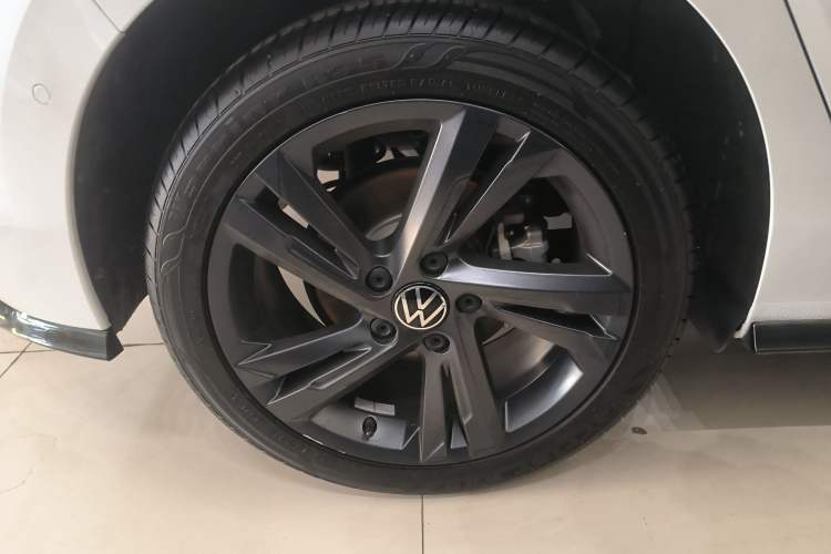 Used Volkswagen Golf 2023 Facelift 280TSI DSG R-Line Lite
