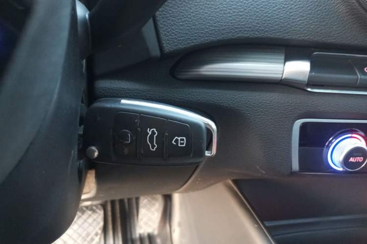 Used Audi A3 2015 Limousine 40 TFSI Automatic Comfort Model
