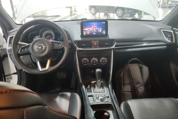 Used Mazda CX-4 2018 2.0L Automatic Two-Wheel Drive Blue Sky Dynamic Version China V Standard