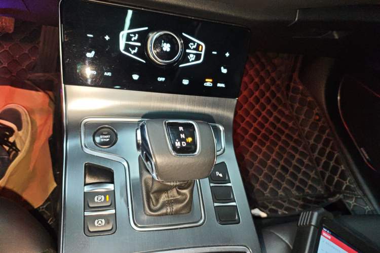 Used Hongqi H5 2022 Classic Model Facelift 1.8T Automatic Smart Connect Flagship Edition
