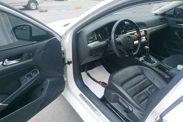 Used Volkswagen Lamando 2015 280TSI DSG Comfort Edition
