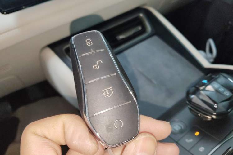 Used BYD Qin L 2024 DM-i 120KM Excellence Model
