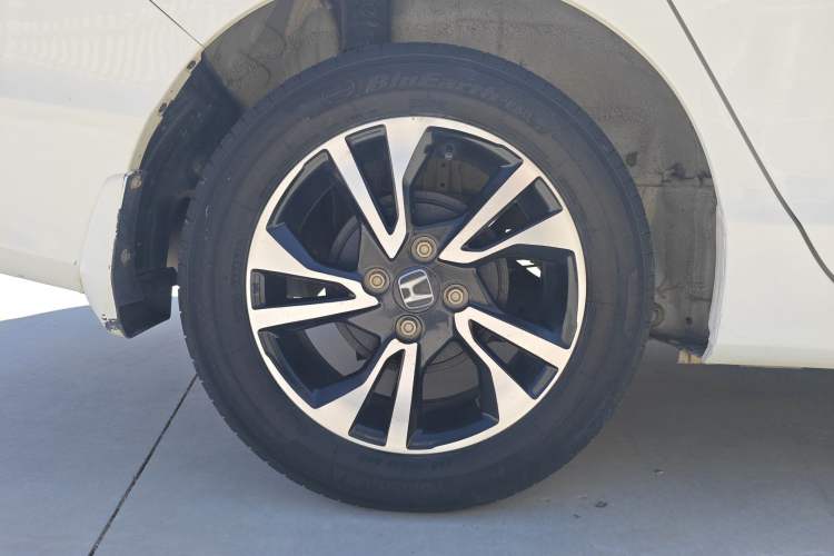 Used Honda Greiz 2016 1.5L CVT Classic Edition
