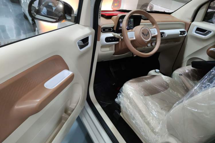 Used Wuling Hongguang MINIEV 2024 3rd Generation 215km Youth Edition
