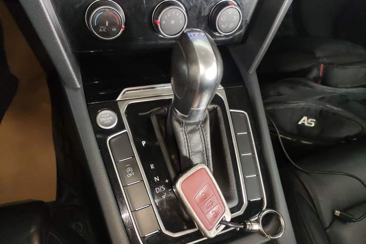 Used Volkswagen Magotan 2019 330TSI DSG Leading Edition China V Standard
