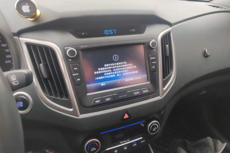 Used Hyundai ix25 2015 1.6L Automatic Two-Wheel-Drive Deluxe DLX Model
