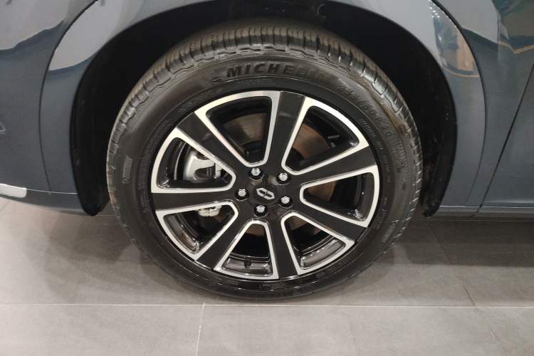 Used Hima AITO M7 2024 1.5T Intelligent Drive Rear-Drive Ultra Version 5 Seats
