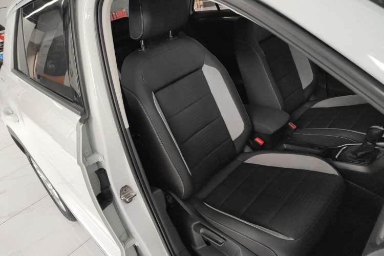 Used Volkswagen T-ROC 2020 280TSI DSG Two-Wheel-Drive Elite Version
