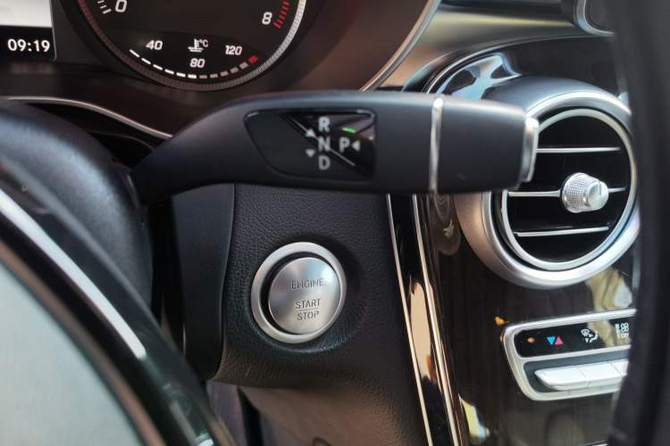 Used Mercedes-Benz GLC 2016 GLC 260 4MATIC Luxury Model
