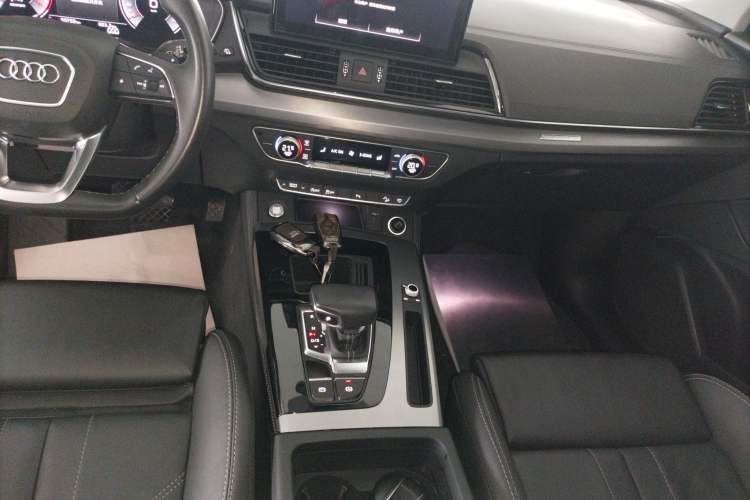 Used Audi Q5L 2022 40T Fashionable and Dynamic Model
