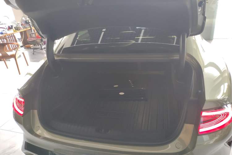 Used  SU7 2024 Rear-Drive Ultra-Long Range Advanced Pro-Level Intelligent Driving Version
