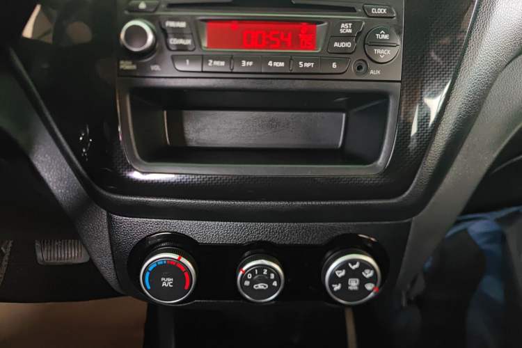 Used Kia K2 2015 Hatchback 1.4L AT GLS Cool Edition