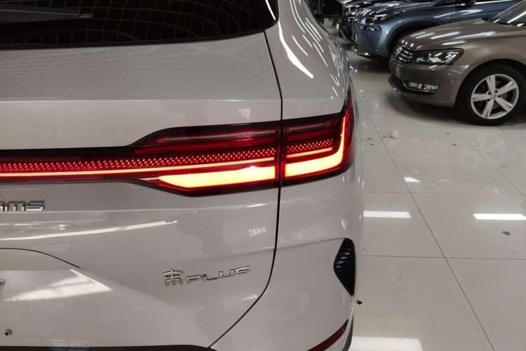 Used BYD Song PLUS New Energy 2023 Champion Edition EV 520KM Flagship Model
