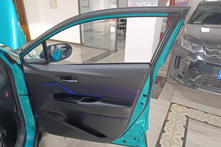 Used Toyota C-HR 2018 2.0L Leading Edition China VI
