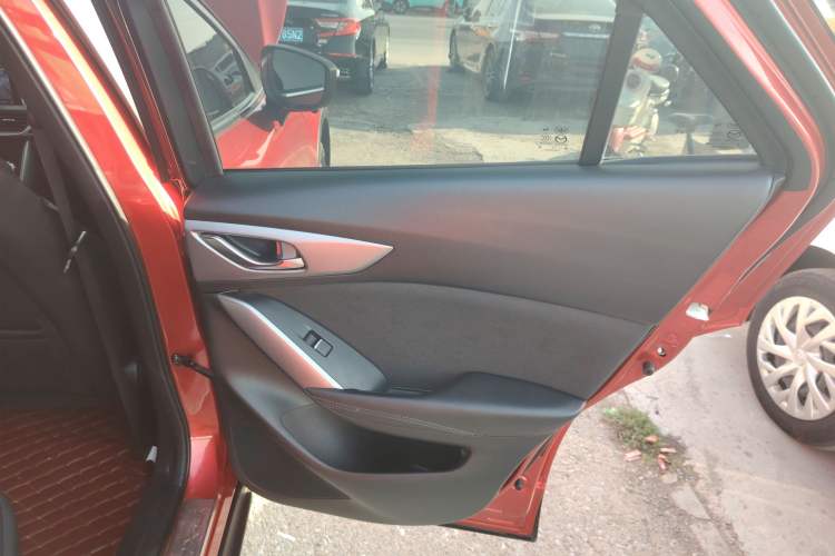 Used Mazda CX-4 2018 2.0L Automatic Two-Wheel Drive Blue Sky Dynamic Version China VI Standard
