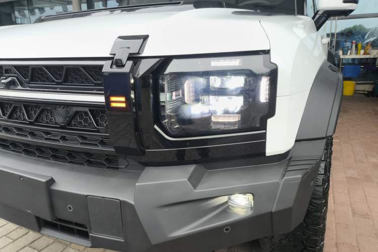 Used Jetour Traveler 2024 2.0T All-Wheel-Drive Silver Dragon Wings
