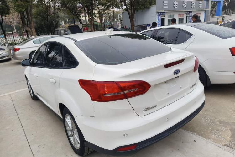 Used Ford Focus 2018 Sedan Classic 1.6L Automatic Trendy SmartDrive Edition
