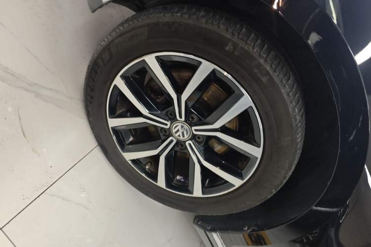 Used Volkswagen Variant 2018 380TSI Two-Wheel Drive Comfort Edition