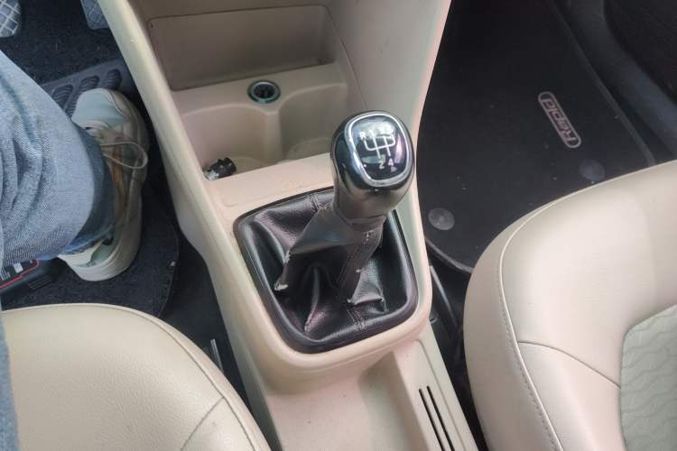 Used Skoda Rapid 2013 1.6L Manual Smart Selection Model
