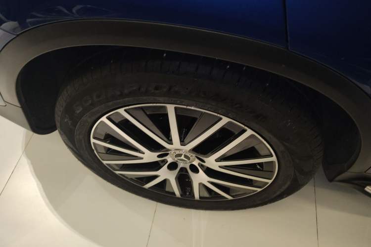 Used Mercedes-Benz GLC Coupe 2022 Refreshed GLC 300 4MATIC Coupe SUV
