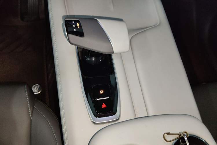 Used Changan UNI-Z New Energy 2024 Blue Whale Smart Electric iDD 125km Beyond Edition
