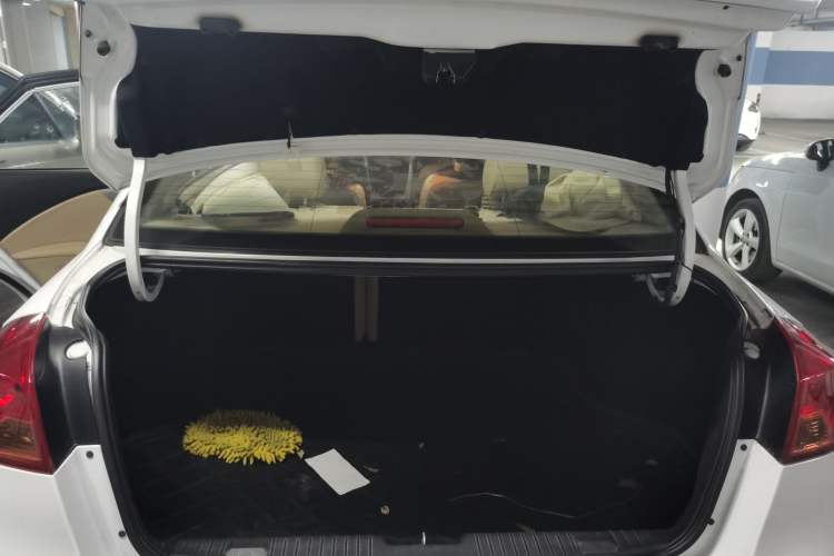 Used Buick Excelle 2013 1.5L Manual Classic Model
