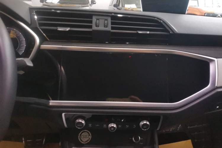 Used Audi Q3 2022 40 TFSI Fashion Dynamic Model