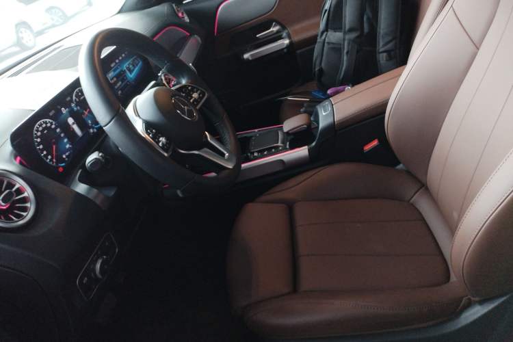 Used Mercedes-Benz GLB 2023 GLB 200 Fashion Model