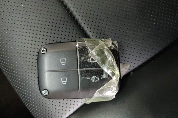 Used  V23 2025 401 Two-Wheel Drive Advanced Edition