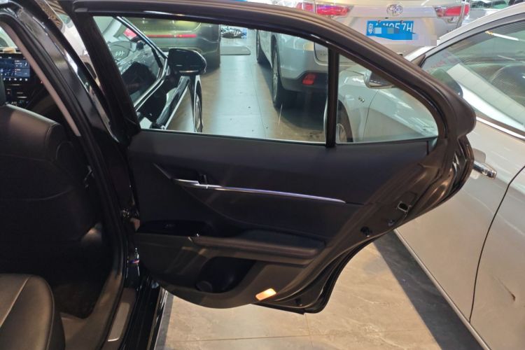 Used Toyota Camry 2023 2.0G Luxury Edition
