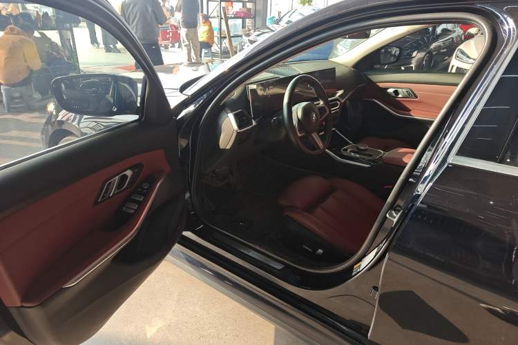 Used BMW i3 2022 eDrive 35 L
