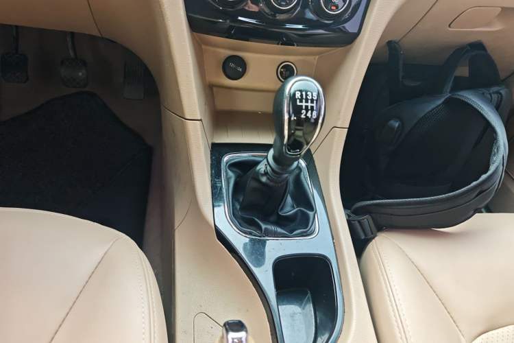 Used Baojun 730 2016 1.5T Manual Comfort Version 7 Seats