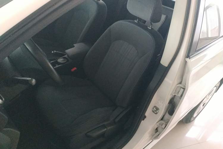 Used Venucia T70 2016 1.6L Manual Ruixing Edition
