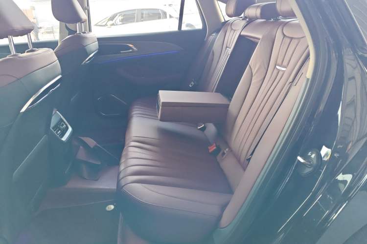 Used Hongqi H5 2024 2.0T Automatic Smart Connect Flagship Edition