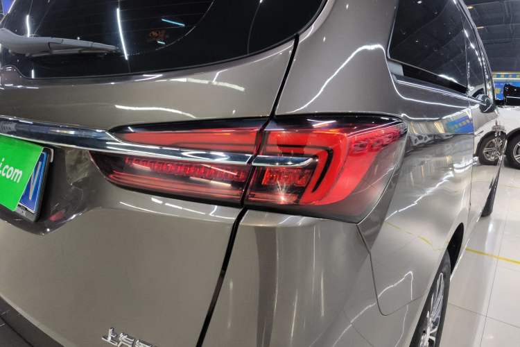 Used Buick GL8 2023 Land Executive Class Smart Enjoyment Model
