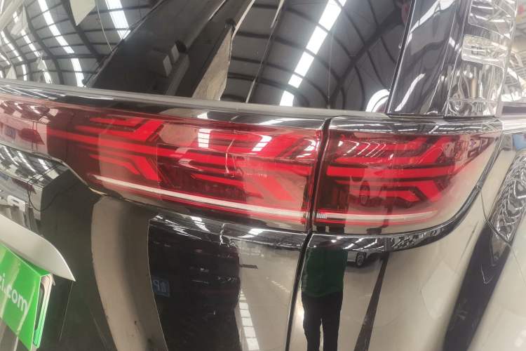 Used Denza D9 2024 DM-i 980 Four-Wheel Drive Prestige Model
