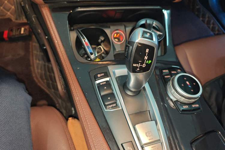 Used BMW 5 Series 2014 520Li Elegant Model
