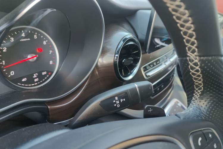 Used Mercedes-Benz V-Class 2022 V 260 Avantgarde Edition
